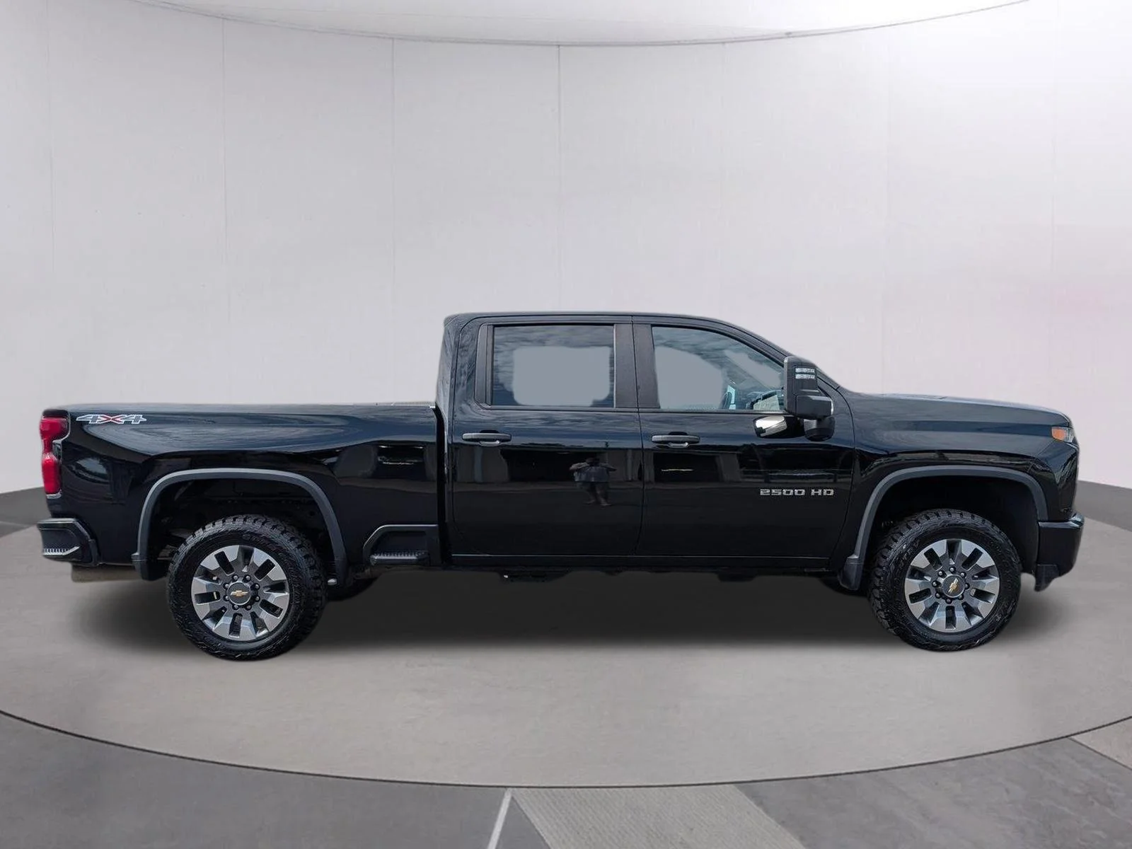 Used 2023 Black Chevrolet Custom image 6