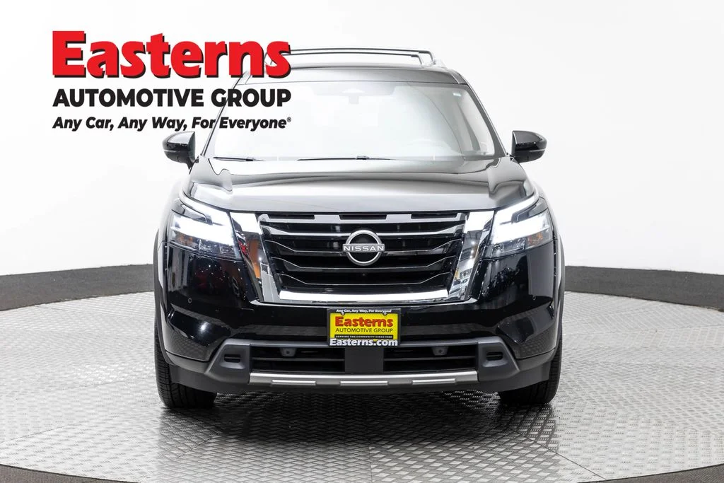 Used 2023 Black Nissan SL image 2