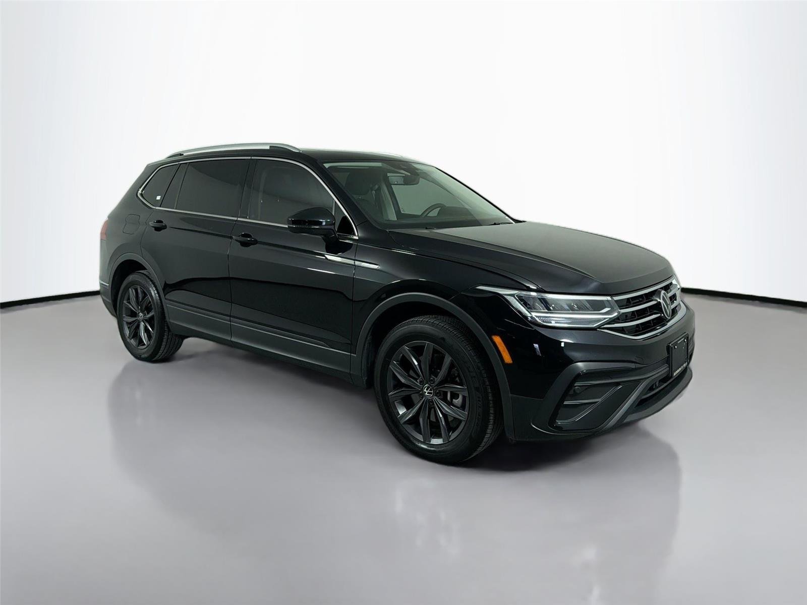 Certified Used 2023 Deep Black Pearl Volkswagen SE image 3
