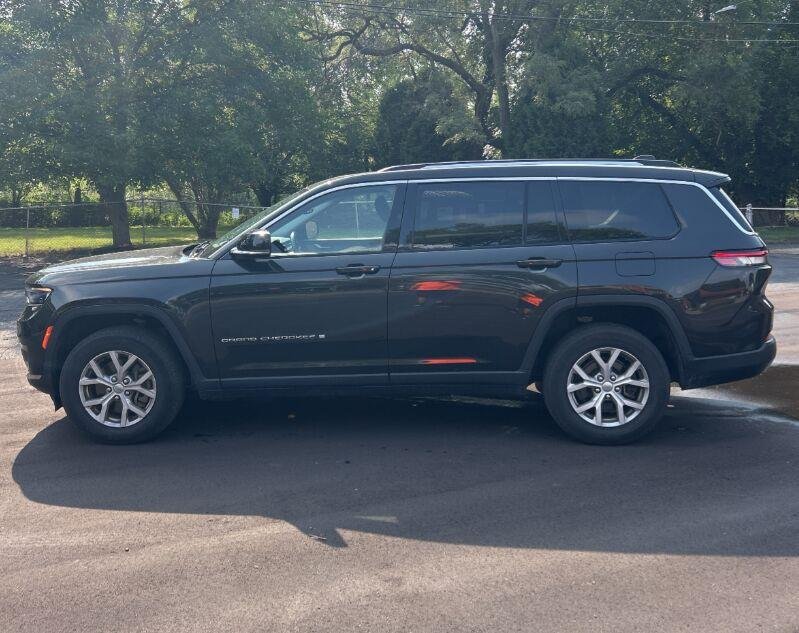 Used 2021 Rocky Mountain Pearlcoat Jeep Limited image 5