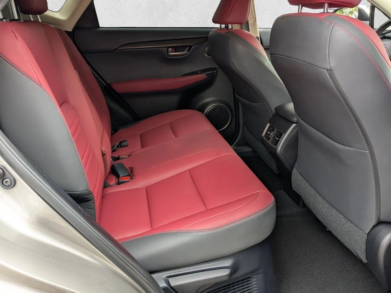 2021 Lexus NX 300 - Photo 19