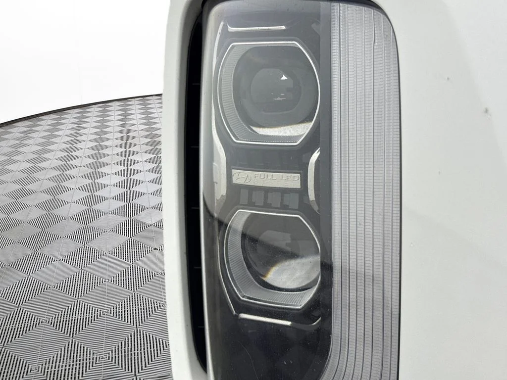 Used 2021 White Hyundai Limited image 18