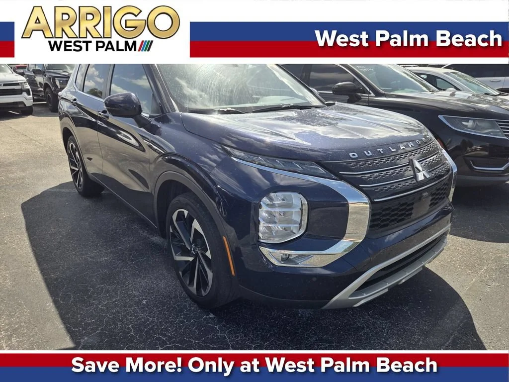 Used 2024 Cosmic Blue Metallic Mitsubishi SE image 1