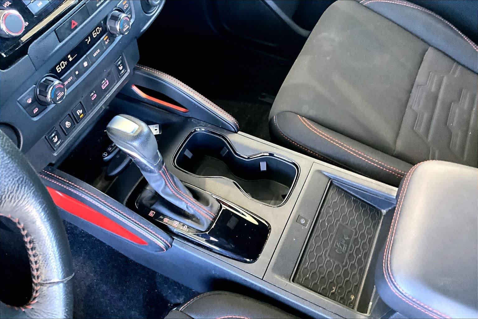 Used 2022 Super Black Nissan PRO-X image 16
