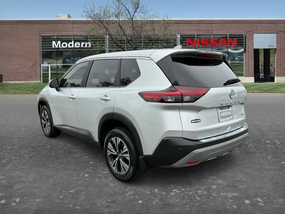 Used 2023 Brilliant Silver Metallic Nissan SV image 2