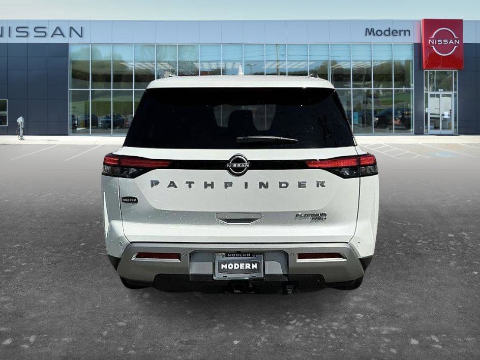 Used 2025 Everest White Pearl Tricoat Nissan Platinum image 3