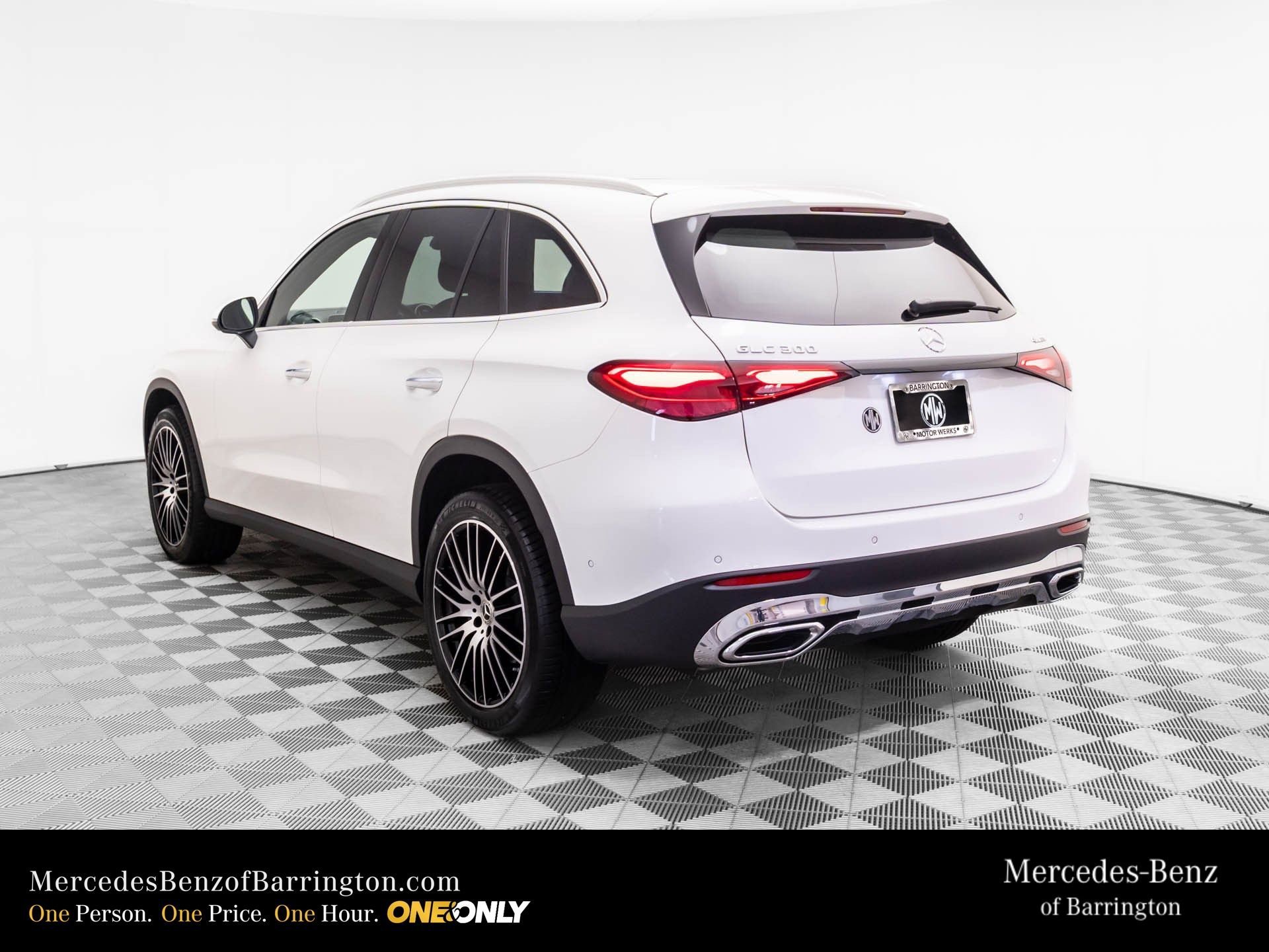 New 2026 Polar White Mercedes-Benz GLC 300 image 44