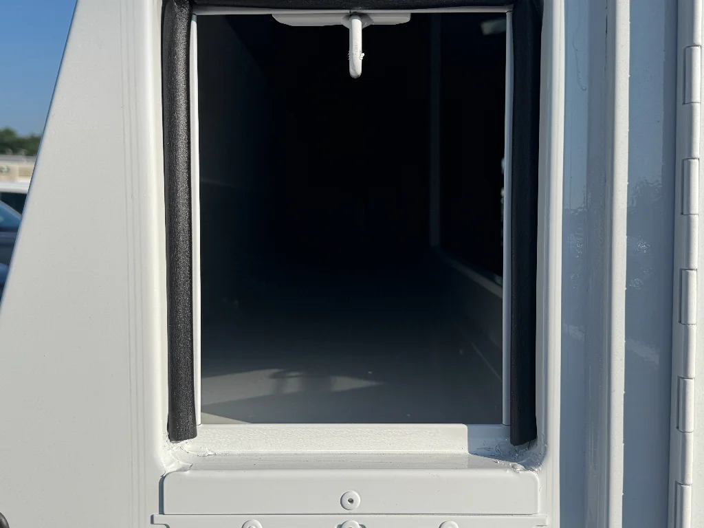 New 2027 Oxford White Ford Knapheide KUV image 6