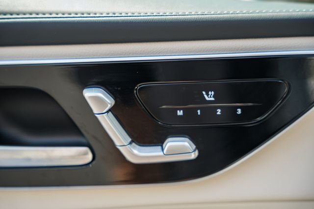 Certified Used 2025 Polar White Mercedes-Benz GLC 350e image 39