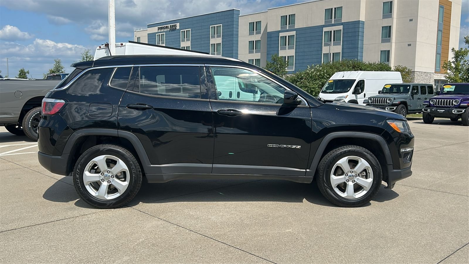 Used 2020 Black Jeep Latitude image 3