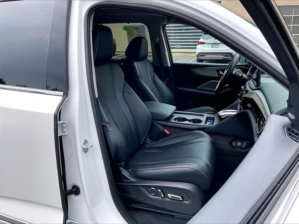 Used 2025 White Acura Technology Package image 11