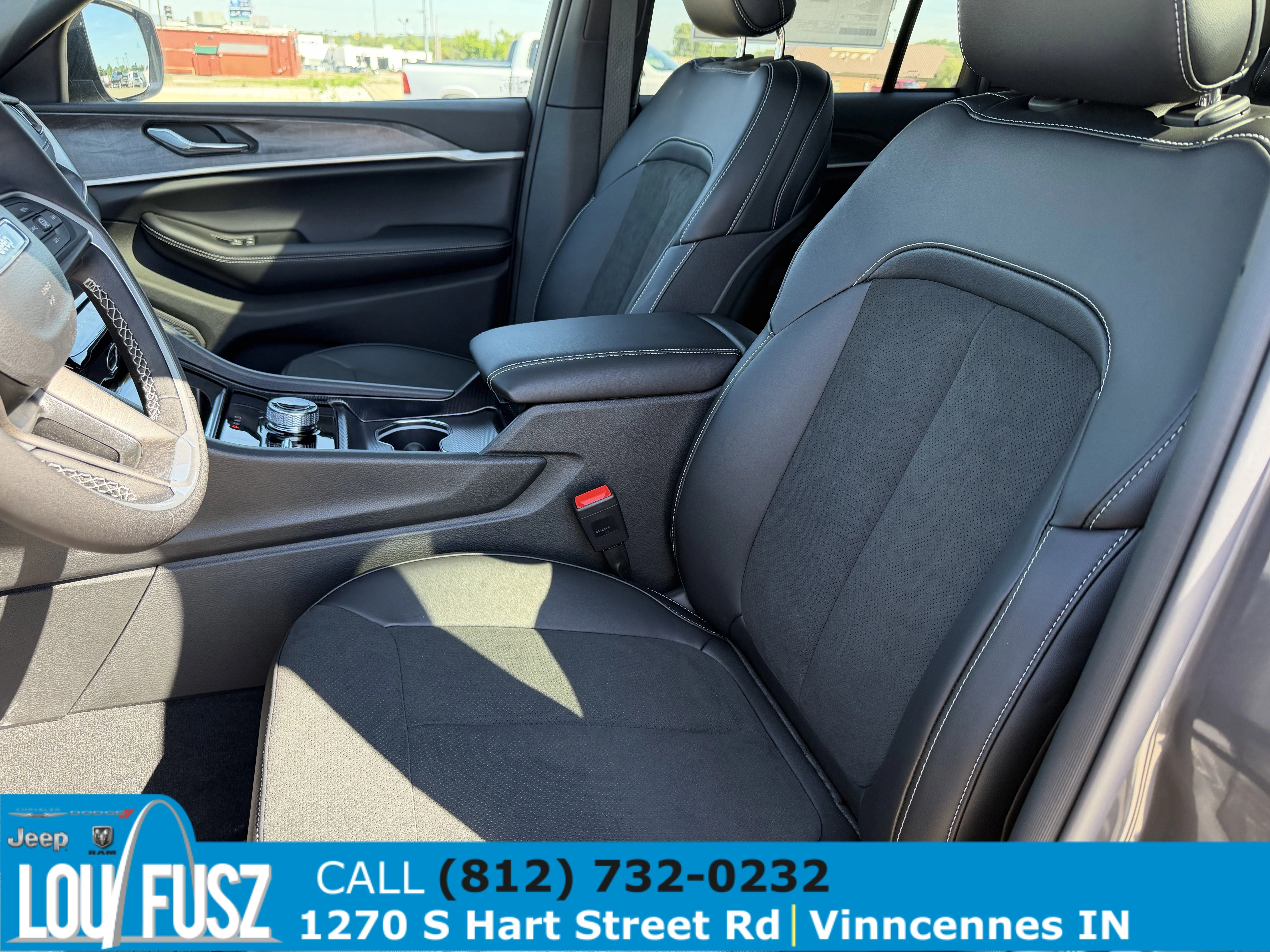 New 2026 Baltic Gray Metallic Clear-Coat Exterior Paint Jeep Laredo Altitude image 17