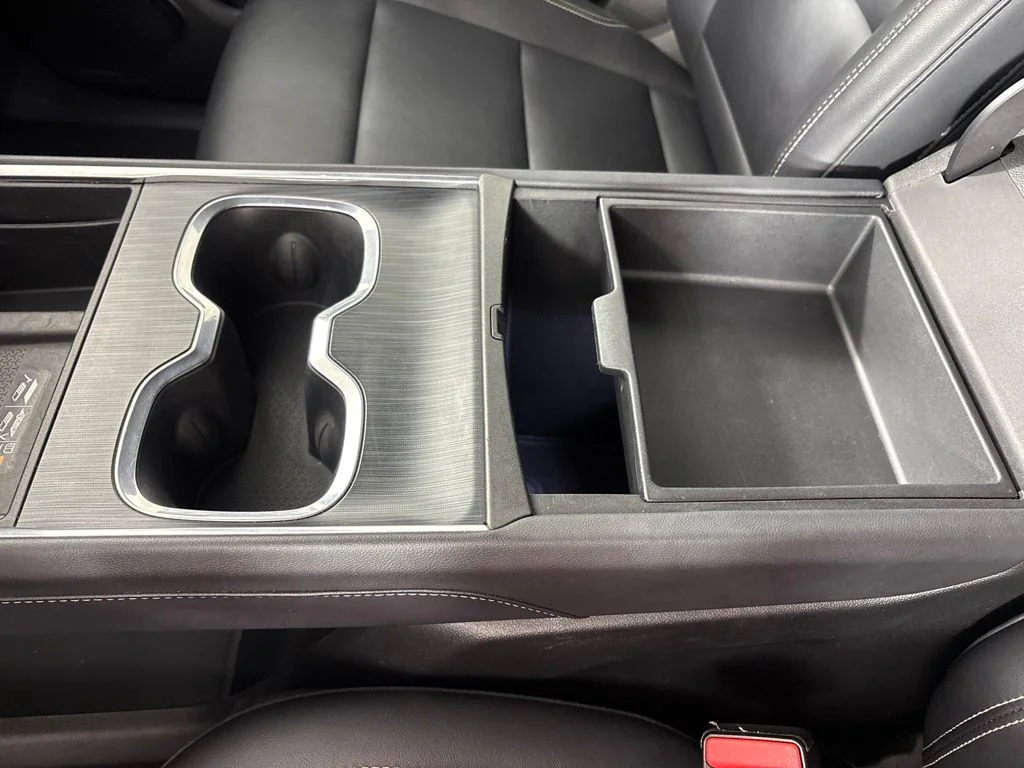 Used 2024 White GMC Elevation image 45