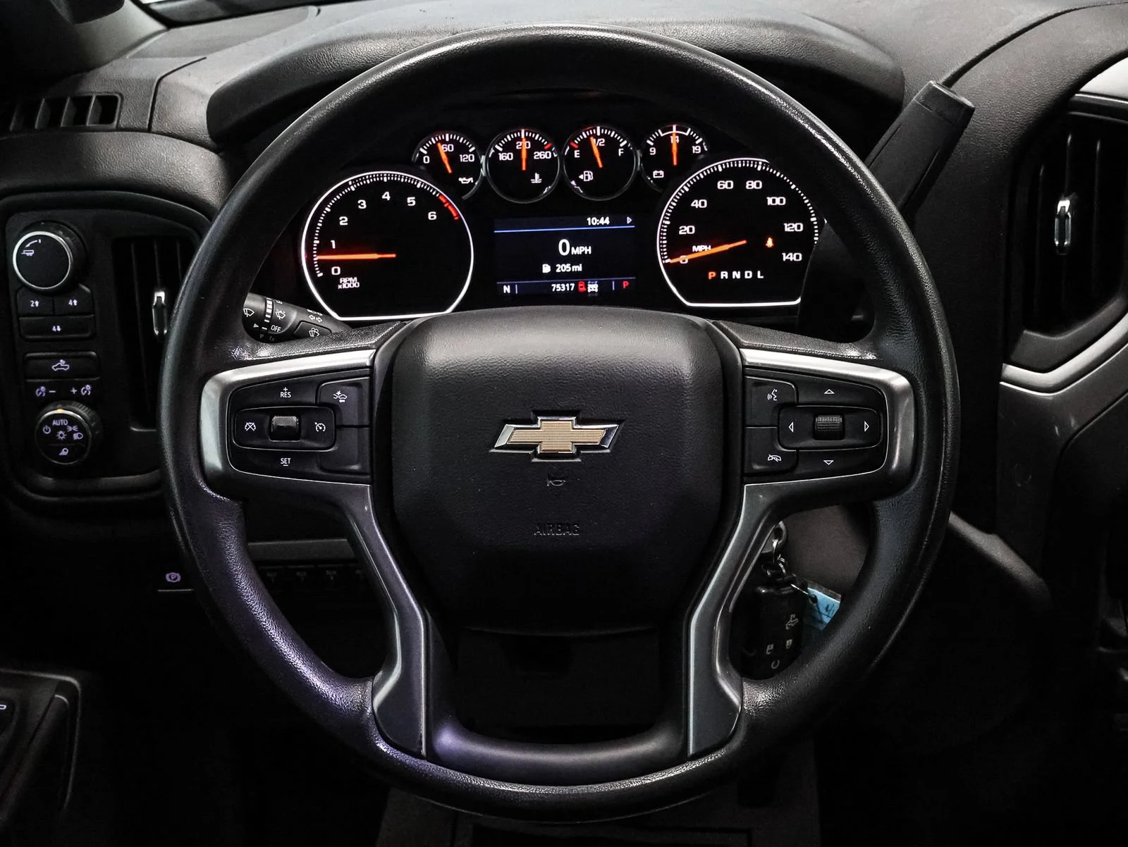 Used 2022 Silver Ice Metallic Chevrolet Custom image 32