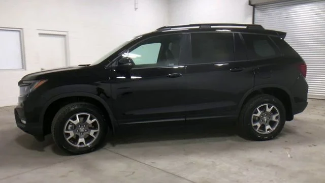 Certified Used 2023 Crystal Black Pearl Honda TrailSport image 8