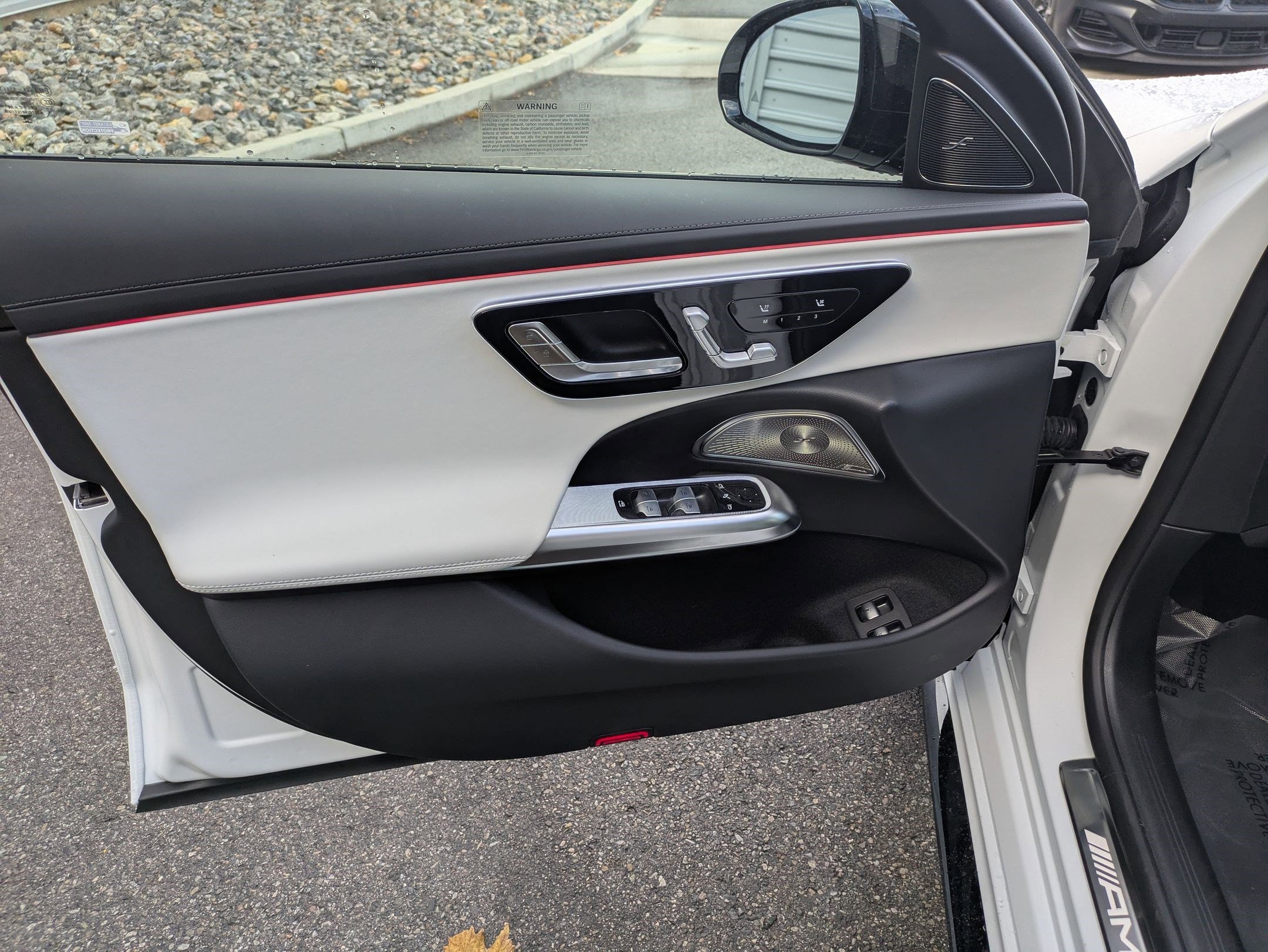 New 2026 MANUFAKTUR Moonlight White Magno Mercedes-Benz AMG® E 53 E image 26