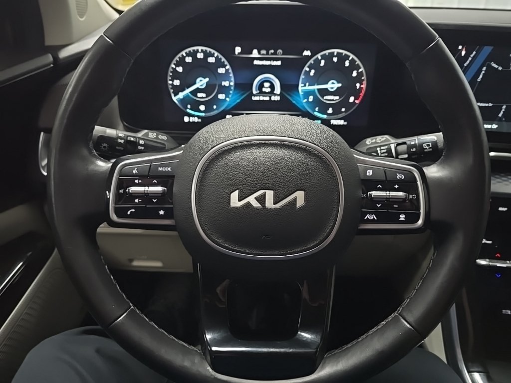 Used 2022 Gray Kia SX Prestige image 21