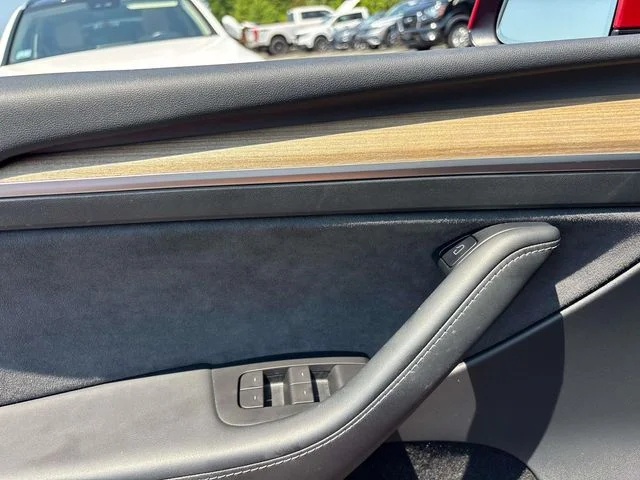 Used 2022 Red Tesla Long Range image 19