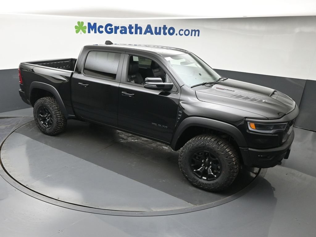 New 2026 Diamond Black Crystal Pearl-Coat Exterior Paint RAM RHO image 3