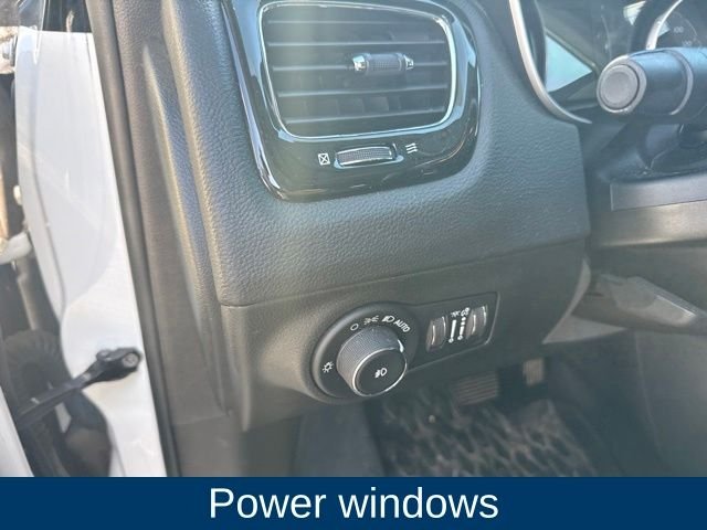 Used 2019 White Jeep Latitude image 13