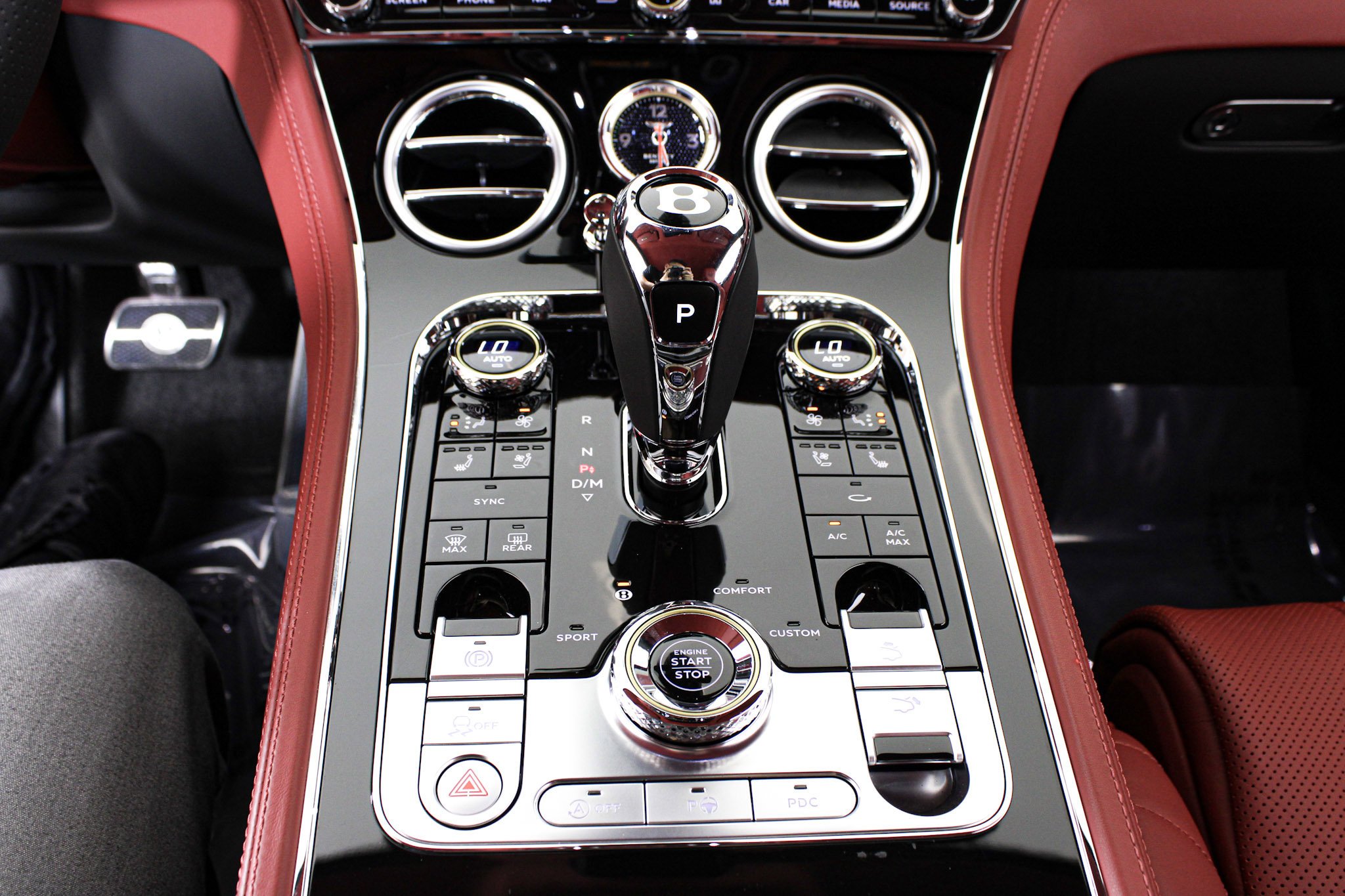 Used 2024 Black Bentley  image 35