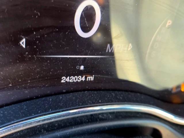 Used 2014 White Jeep Laredo image 27