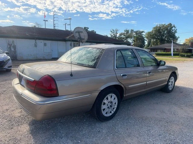 Used 2005 Tan Mercury GS image 14