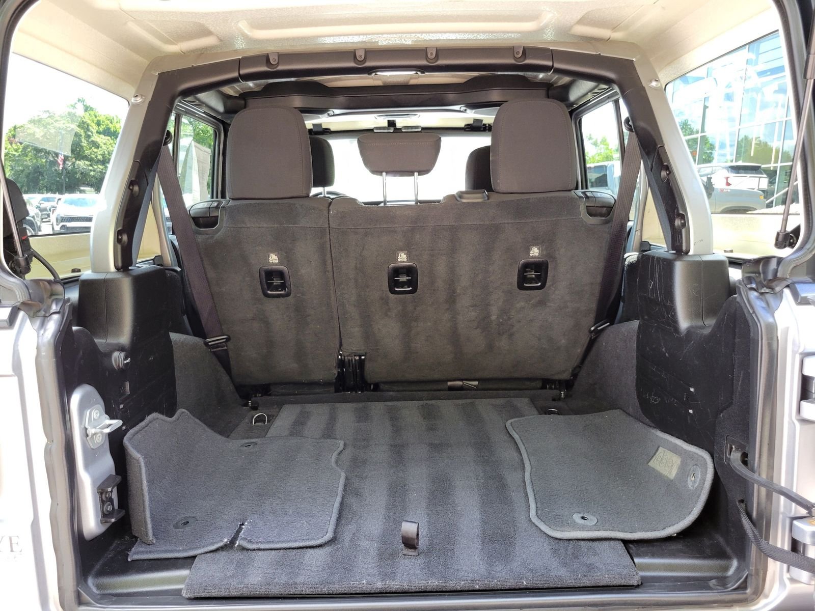 Used 2021 Silver Jeep Unlimited Sport S image 32