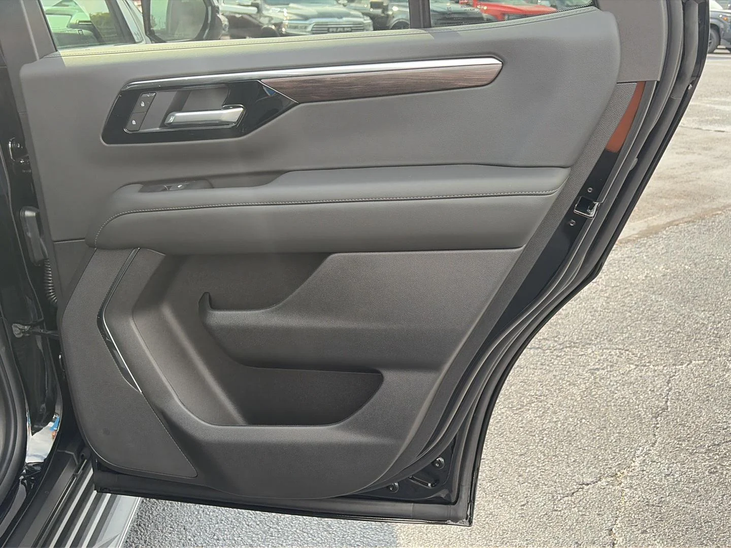 2026 Chevrolet Tahoe LS - Photo 16