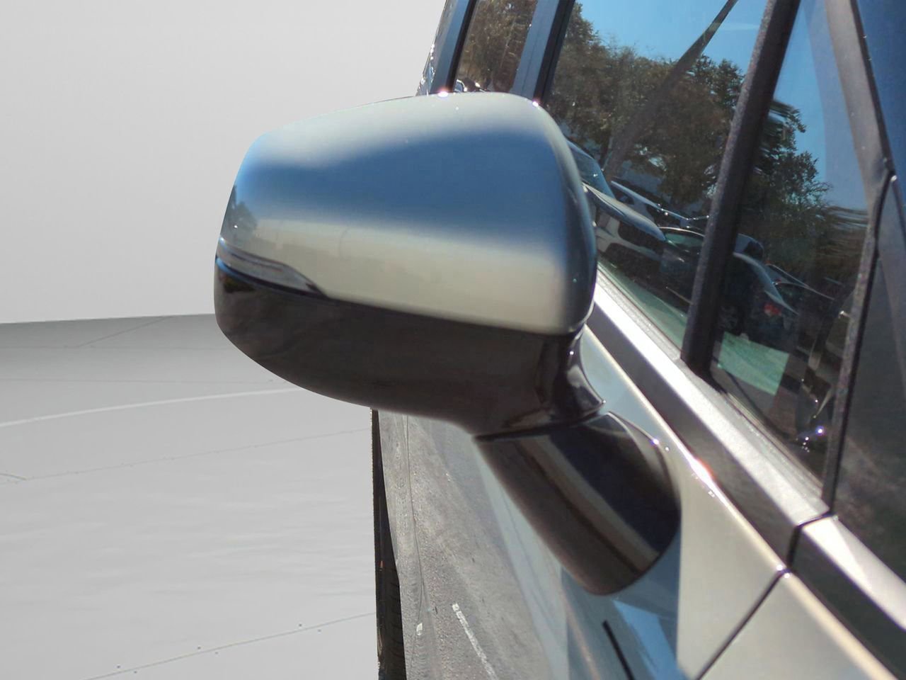 New 2026 Ivory Silver Kia EX image 13