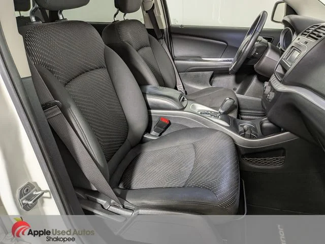 Used 2016 White Dodge Crossroad image 47