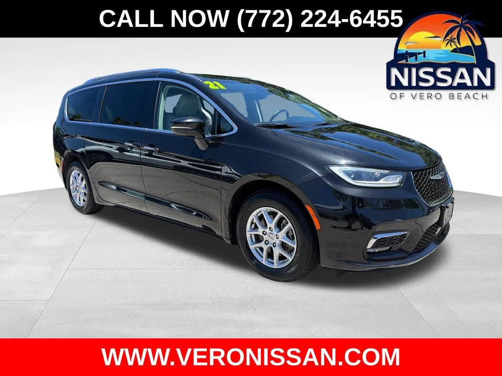2021 Chrysler Pacifica Touring L's photo