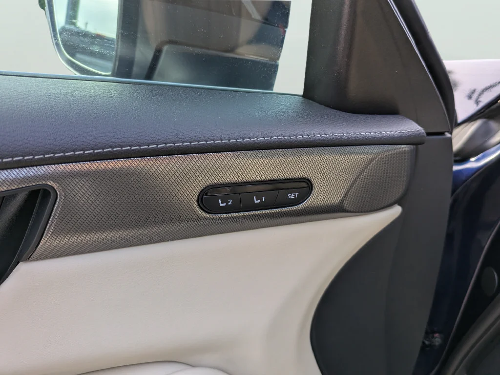 Used 2023 Blue INFINITI LUXE image 19