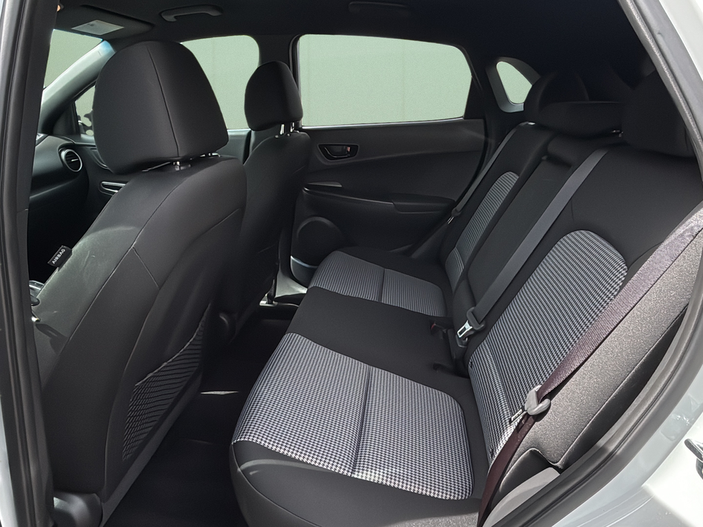 Used 2021 Chalk White Hyundai NIGHT image 20