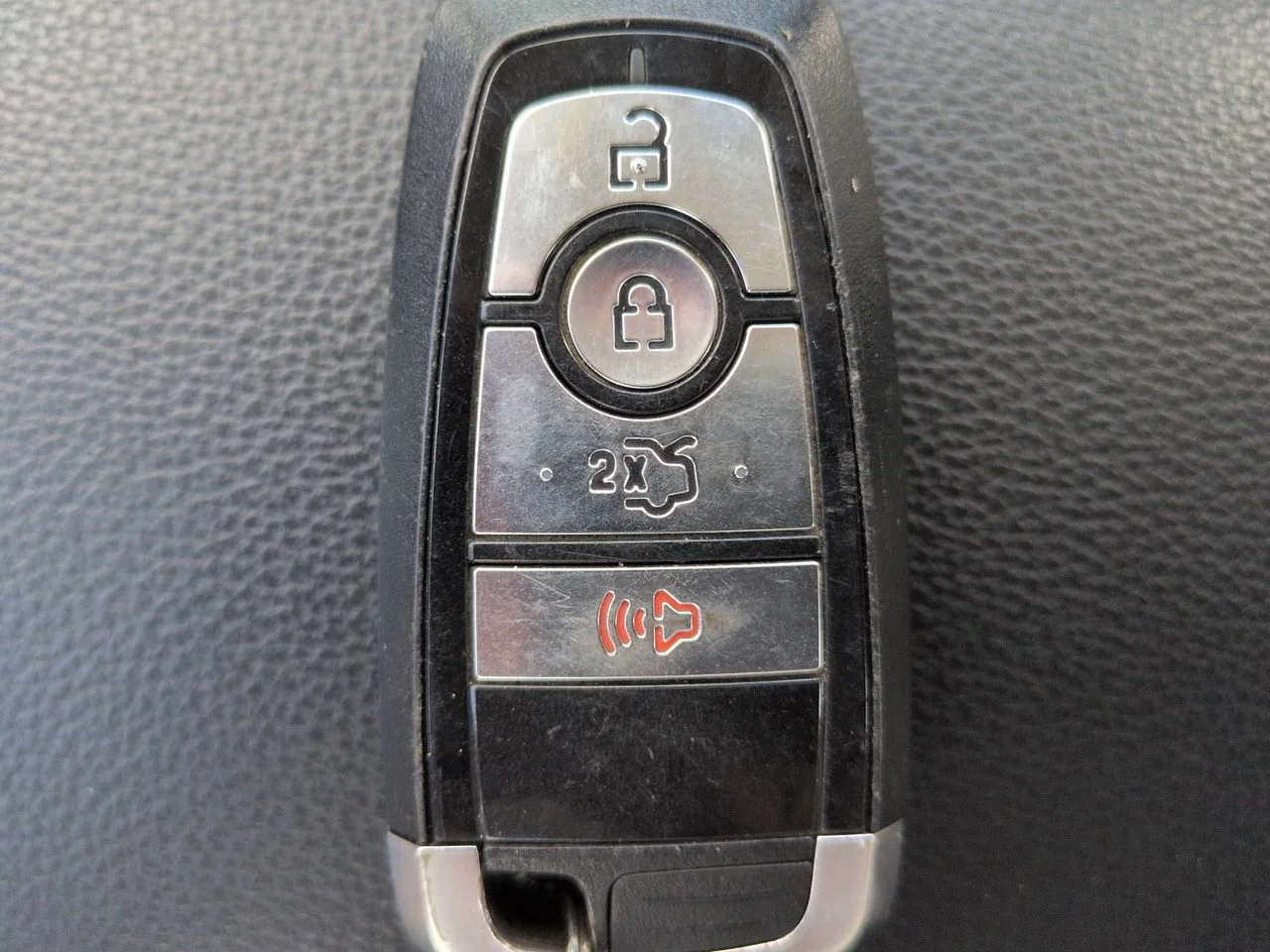 Used 2019 Oxford White Ford SE image 30