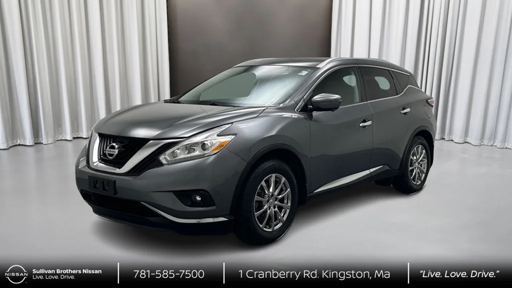Used 2016 Gray Nissan SL image 1