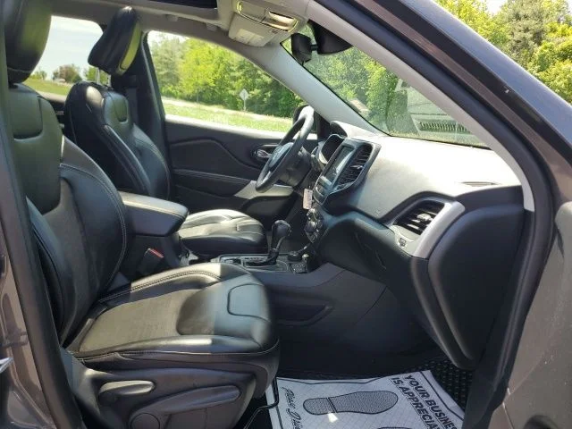Used 2022 Gray Jeep X image 24
