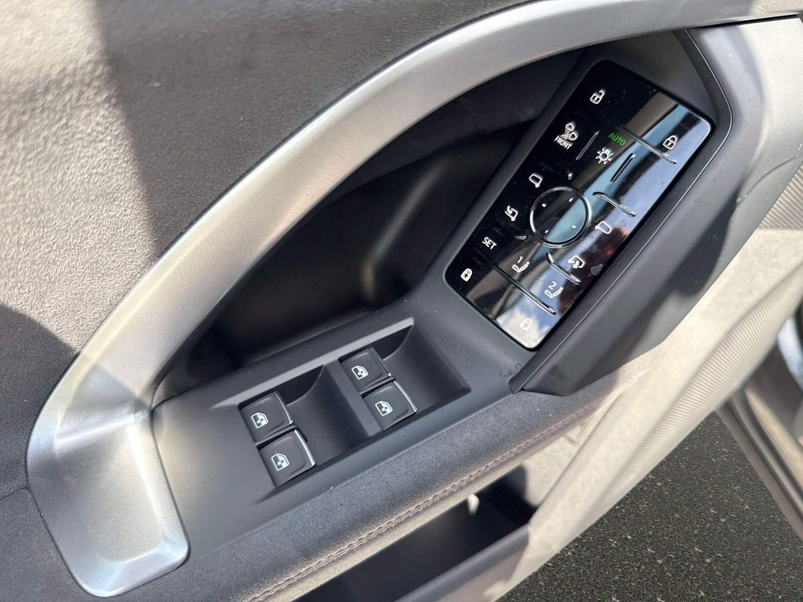 New 2026 Daytona Gray Pearl Effect Audi Premium Plus image 17