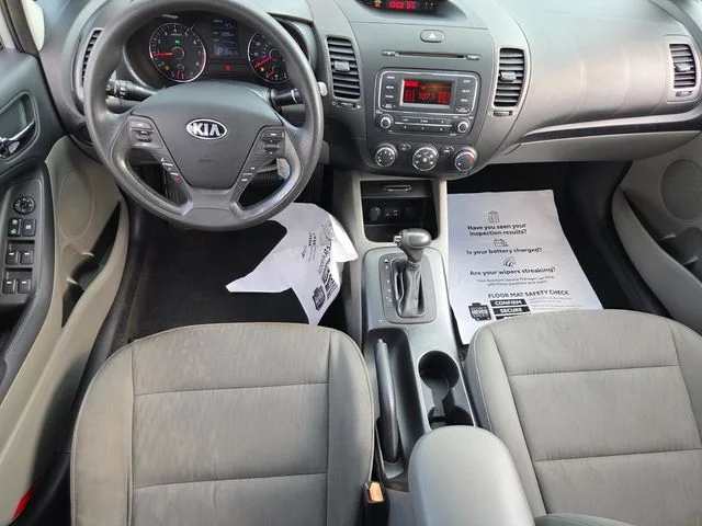 Used 2015 Silver Kia LX image 8