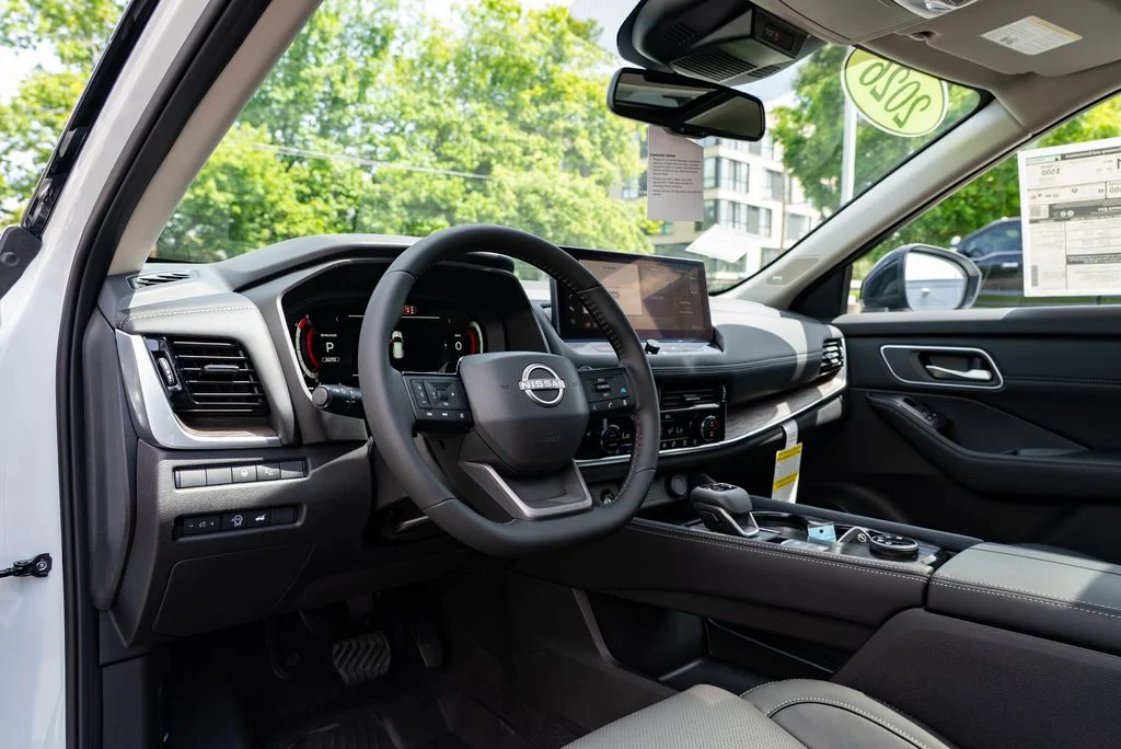 New 2026 Everest White Pearl TriCoat / Super Black Two-tone Nissan Platinum image 23