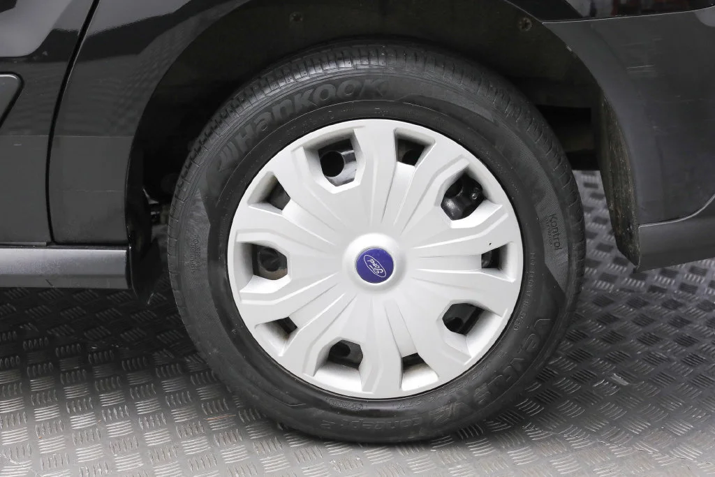 Used 2022 Black Ford XL image 9