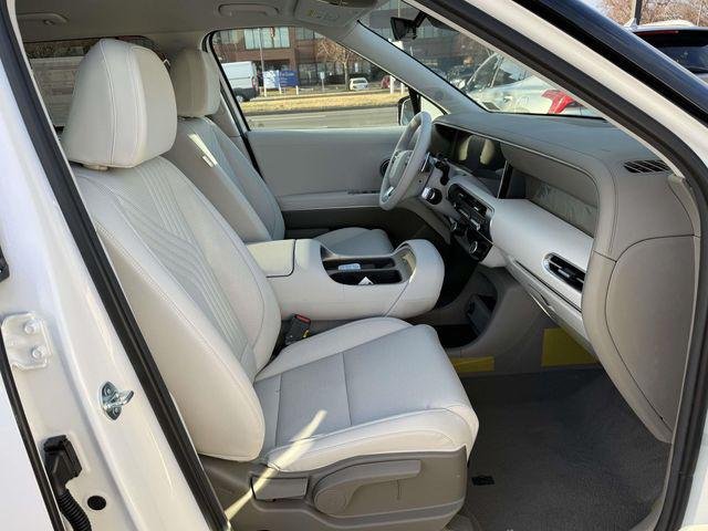 New 2026 White Hyundai SEL AWD image 15
