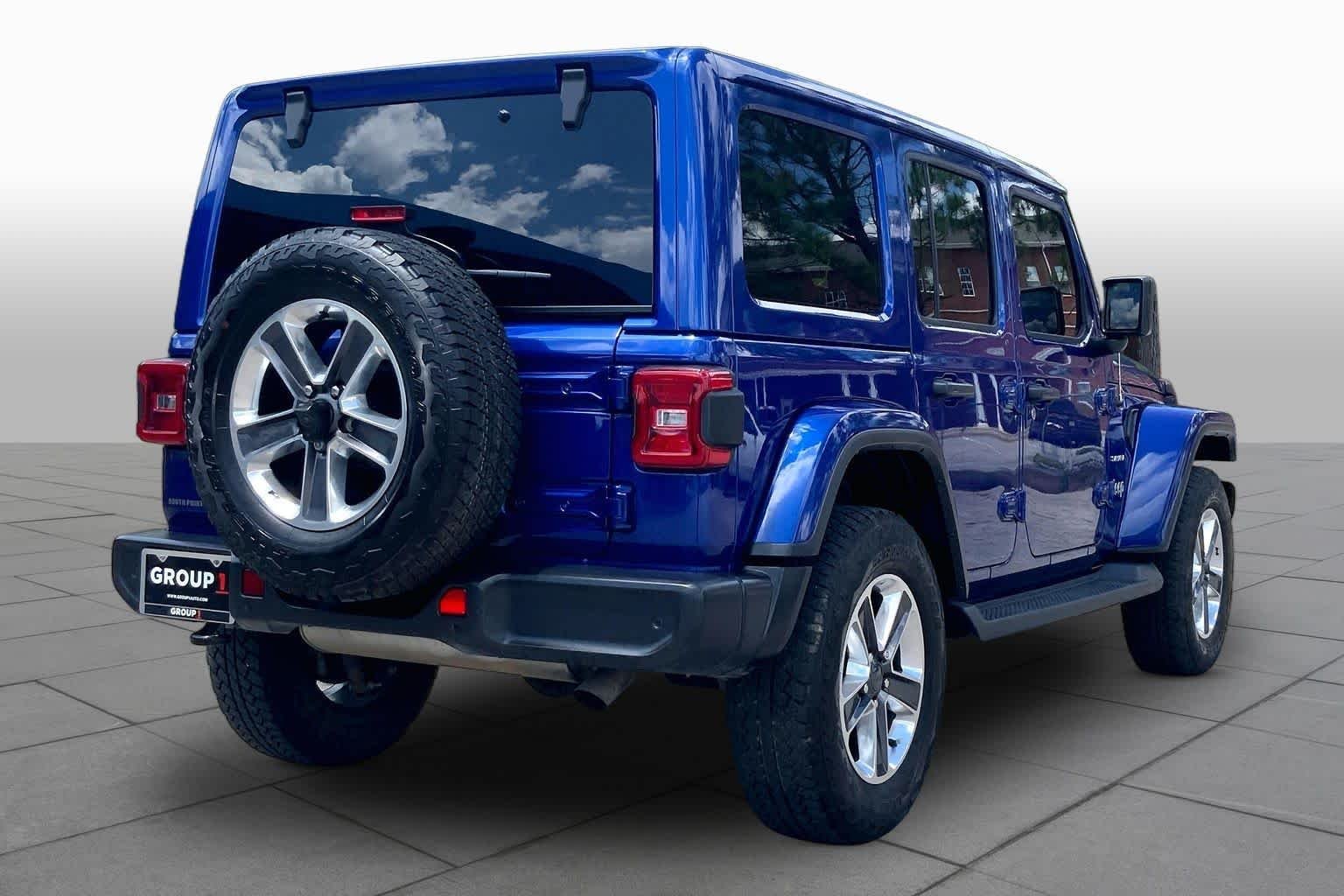 Used 2020 Ocean Blue Metallic Clearcoat Jeep Sahara image 13