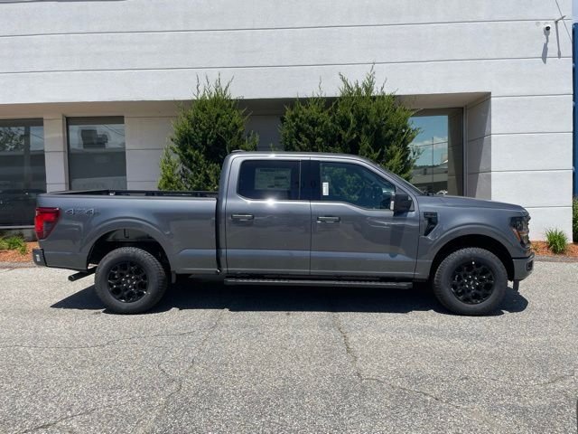 New 2026 Carbonized Gray Metallic Ford XLT image 3