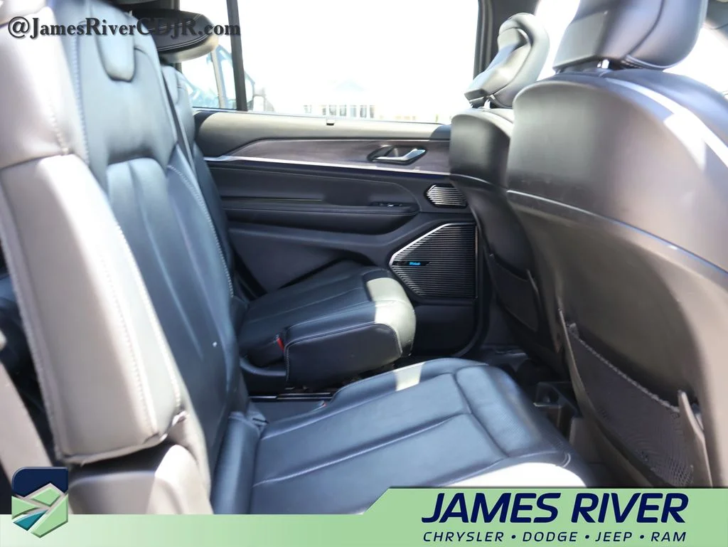 Used 2022 Red Jeep Overland image 12