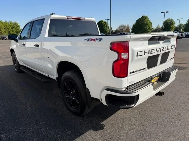 Used 2021 White Chevrolet Custom image 5