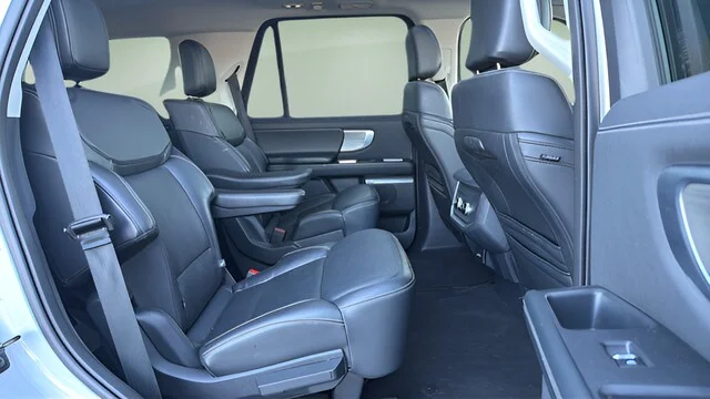 Used 2025 Silver Metallic Ford Platinum image 18