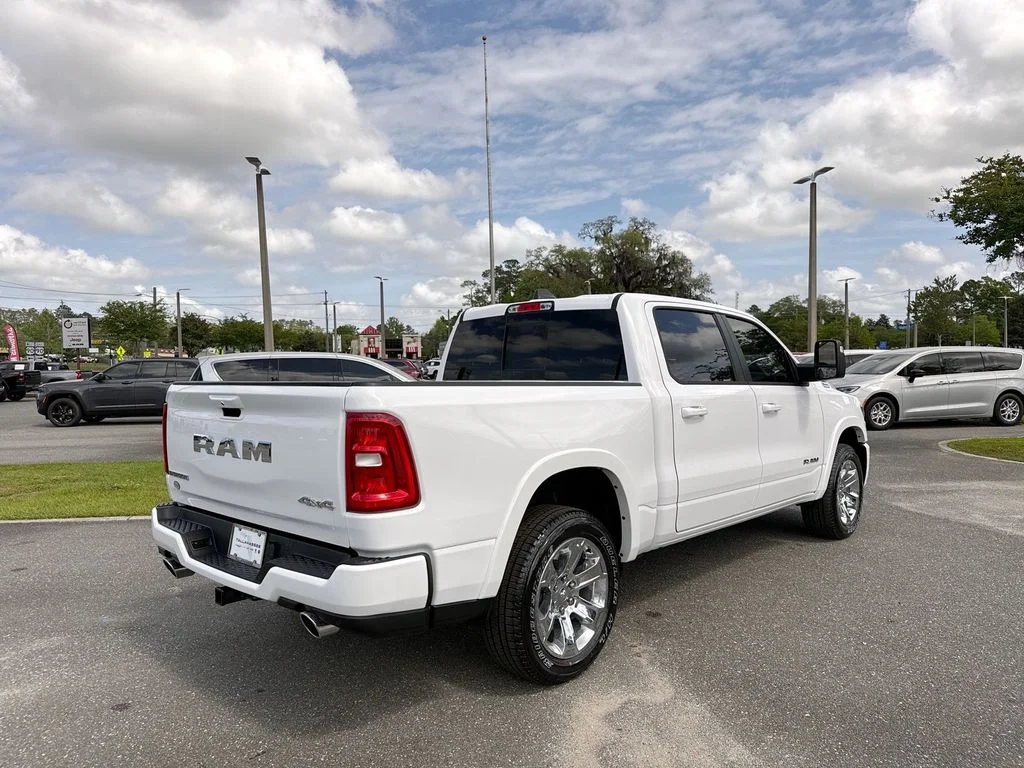 New 2026 Bright White Clear-Coat Exterior Paint RAM Big Horn/Lone Star image 3