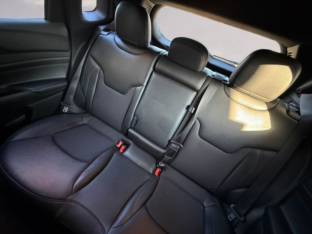 Used 2025 Silver Jeep Trailhawk image 16