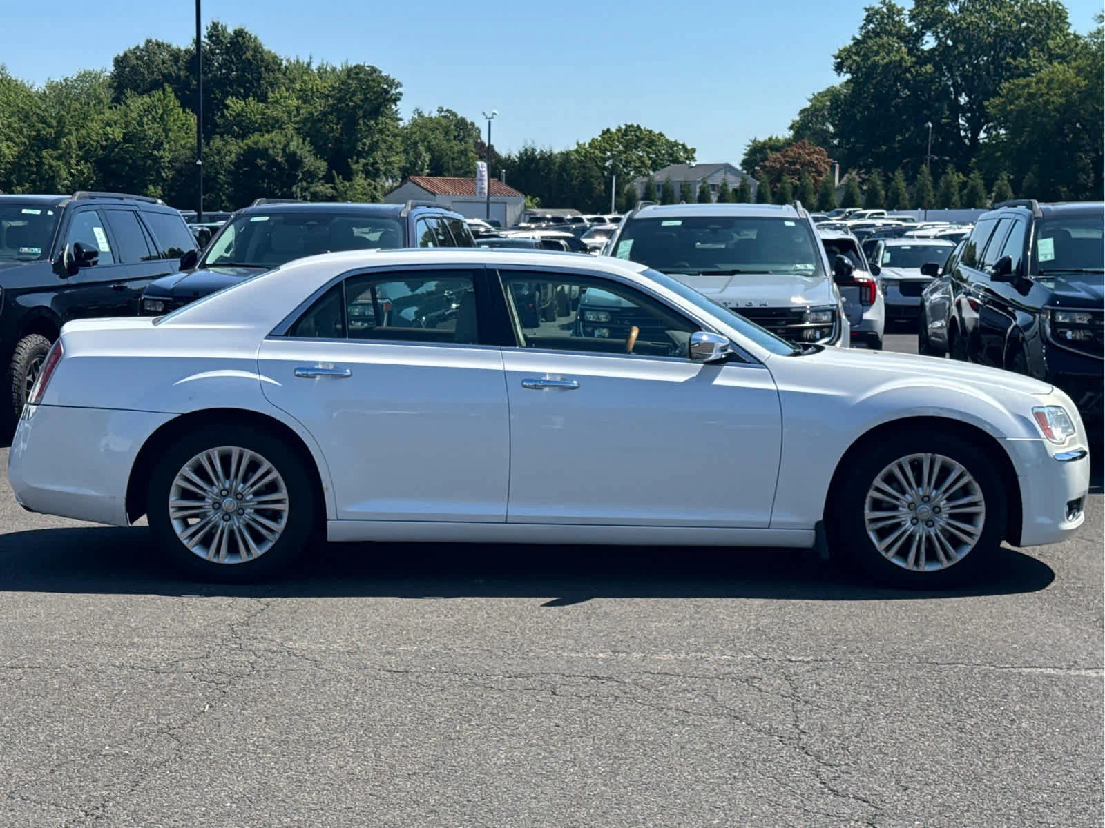 Used 2012 Ivory Tri-Coat Pearl Chrysler Limited image 5
